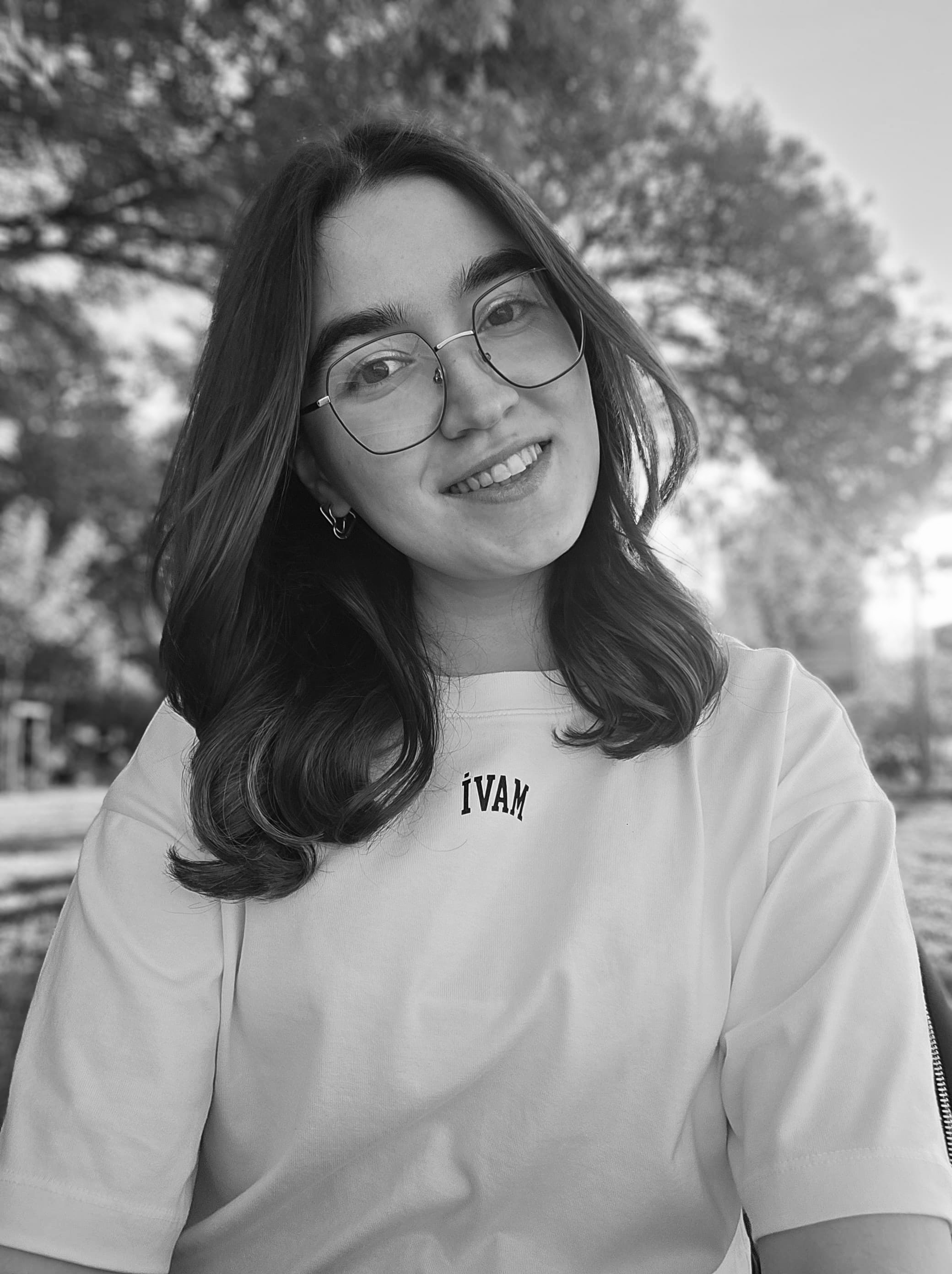 Arzu Deniz Fotoğraf.jpg (614 KB)