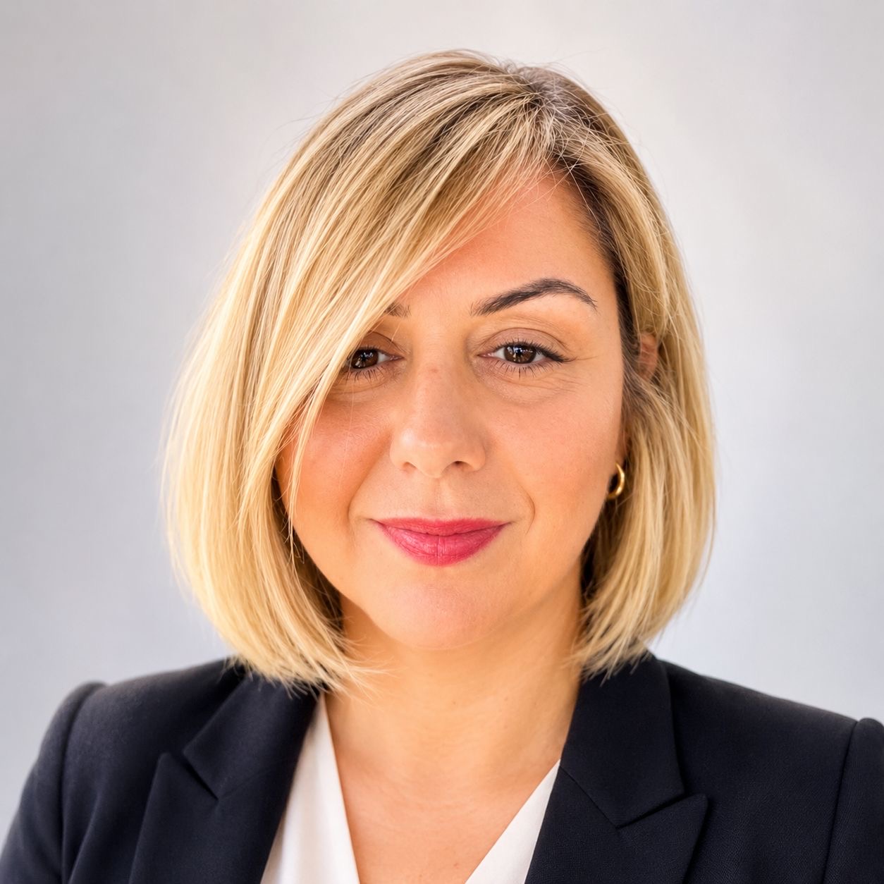 selin_ozdemir_yazgan.JPG (189 KB)
